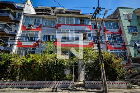 Apartamento à venda com 150m², 3 quartos e 1 vaga Apartamento à venda com 150m², 3 quartos e 1 vagaFachada