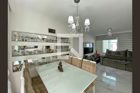 Casa para alugar com 111m², 3 quartos e 3 vagasSala