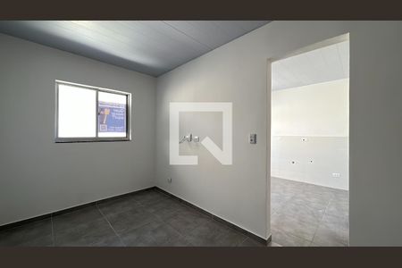 Quarto de kitnet/studio para alugar com 1 quarto, 40m² em Novo Mundo, Curitiba