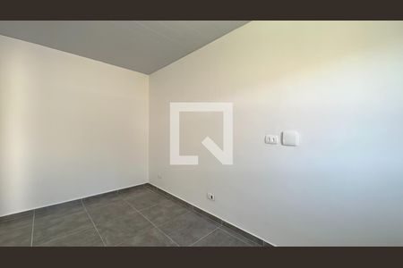 Quarto de kitnet/studio para alugar com 1 quarto, 40m² em Novo Mundo, Curitiba