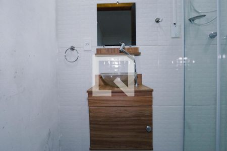 Banheiro de casa para alugar com 1 quarto, 30m² em Vila Butantã, São Paulo