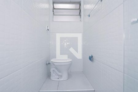 Banheiro de casa para alugar com 1 quarto, 30m² em Vila Butantã, São Paulo