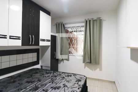 Quarto 1 de casa para alugar com 2 quartos, 42m² em Campo de Santana, Curitiba