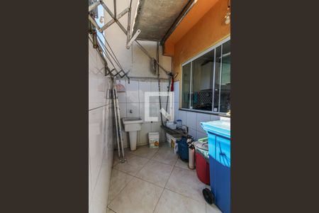 Casa de condomínio à venda com 70m², 2 quartos e 1 vagaÁrea de Serviço