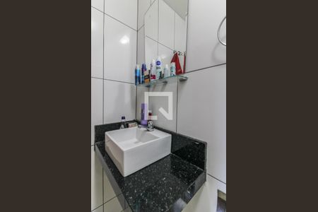 Suíte 1 - Banheiro de casa de condomínio à venda com 2 quartos, 70m² em Vargem Grande, Rio de Janeiro