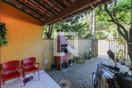 Casa de condomínio à venda com 70m², 2 quartos e 1 vagaÁrea externa