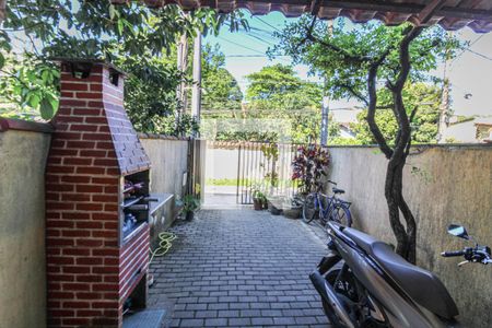 Casa de condomínio à venda com 70m², 2 quartos e 1 vagaÁrea externa