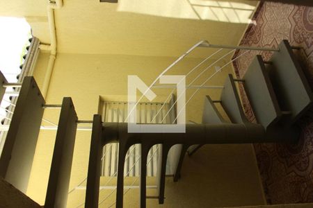 Casa para alugar com 80m², 4 quartos e sem vagaEscada