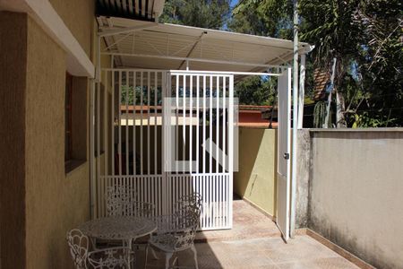 Casa para alugar com 80m², 4 quartos e sem vagaFachada
