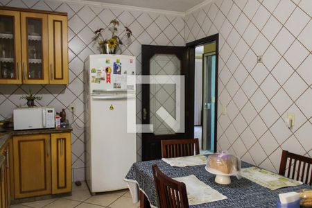 Casa à venda com 220m², 3 quartos e 2 vagas Casa à venda com 220m², 3 quartos e 2 vagasCozinha