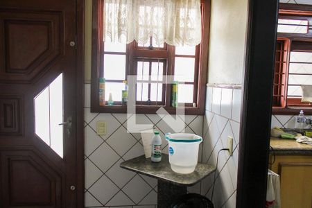 Casa à venda com 220m², 3 quartos e 2 vagas Casa à venda com 220m², 3 quartos e 2 vagasLavanderia