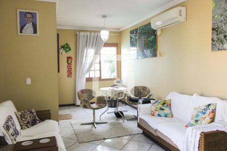 Sala de casa à venda com 3 quartos, 220m² em Pinheiro, São Leopoldo