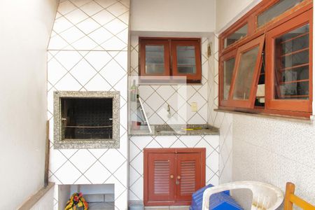 Casa à venda com 220m², 3 quartos e 2 vagas Casa à venda com 220m², 3 quartos e 2 vagasÁrea externa