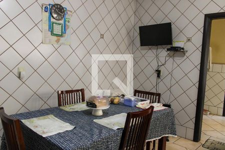 Casa à venda com 220m², 3 quartos e 2 vagas Casa à venda com 220m², 3 quartos e 2 vagasCozinha