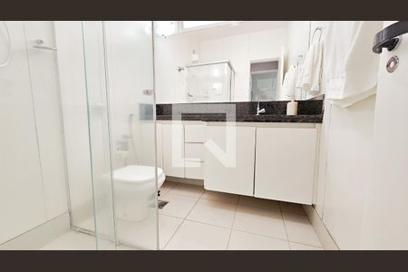 Apartamento à venda com 90m², 3 quartos e 1 vaga Apartamento à venda com 90m², 3 quartos e 1 vagaBanheiro Social
