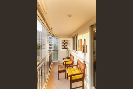 Varanda da Sala de apartamento para alugar com 2 quartos, 69m² em Vila Andrade, São Paulo