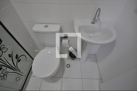 Banheiro de apartamento à venda com 1 quarto, 29m² em Parque Vitoria, São Paulo