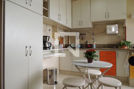 Apartamento à venda com 70m², 2 quartos e 1 vagaCozinha - Armários