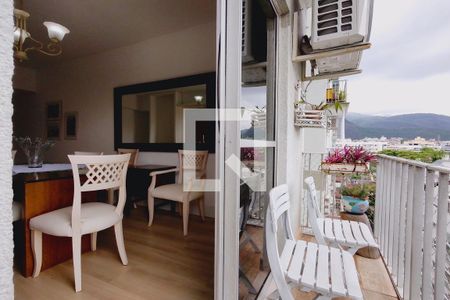 Apartamento à venda com 70m², 2 quartos e 1 vaga Apartamento à venda com 70m², 2 quartos e 1 vagaVaranda