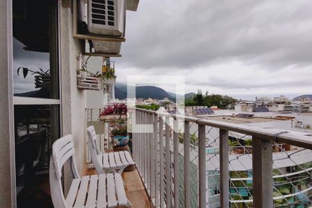 Apartamento à venda com 70m², 2 quartos e 1 vaga Apartamento à venda com 70m², 2 quartos e 1 vagaVaranda