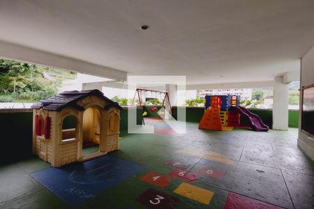 Apartamento à venda com 70m², 2 quartos e 1 vaga Apartamento à venda com 70m², 2 quartos e 1 vagaÁrea comum - Playground