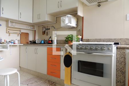 Apartamento à venda com 70m², 2 quartos e 1 vagaCozinha - Armários