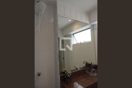 Apartamento à venda com 70m², 2 quartos e 1 vaga Apartamento à venda com 70m², 2 quartos e 1 vagaBanheiro