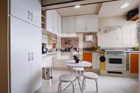 Apartamento à venda com 70m², 2 quartos e 1 vaga Apartamento à venda com 70m², 2 quartos e 1 vagaCozinha - Armários