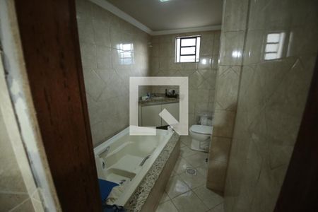 Banheiro de apartamento para alugar com 2 quartos, 265m² em Planalto, Belo Horizonte