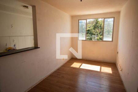 Sala de apartamento para alugar com 2 quartos, 48m² em Vigário Geral, Rio de Janeiro
