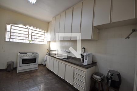Casa à venda com 420m², 4 quartos e 8 vagasCozinha