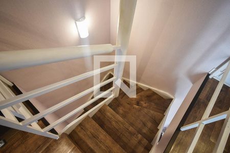 Apartamento para alugar com 48m², 1 quarto e 1 vaga Apartamento para alugar com 48m², 1 quarto e 1 vagaEscada