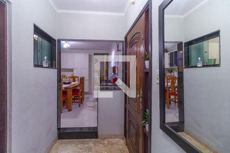 Casa 1 - Corredor de casa à venda com 3 quartos, 210m² em Vila Ivone, São Paulo