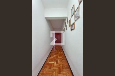 Corredor  de apartamento à venda com 3 quartos, 65m² em Vila Mimosa, Campinas