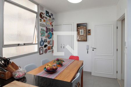 Apartamento à venda com 184m², 4 quartos e 2 vagasCozinha