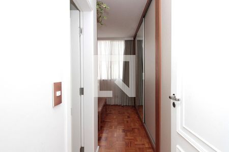 Apartamento à venda com 184m², 4 quartos e 2 vagasCorredor