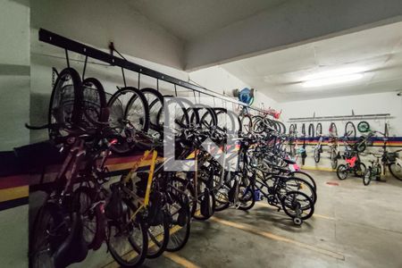 Apartamento à venda com 79m², 3 quartos e 3 vagas Apartamento à venda com 79m², 3 quartos e 3 vagasÁrea comum - Bicicletário