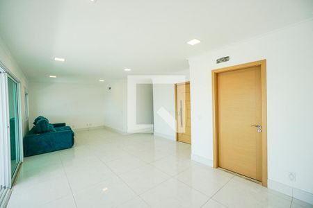 Apartamento para alugar com 190m², 3 quartos e 6 vagasSala