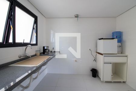 Apartamento à venda com 107m², 3 quartos e 2 vagas Apartamento à venda com 107m², 3 quartos e 2 vagasCozinha e Área de Serviço