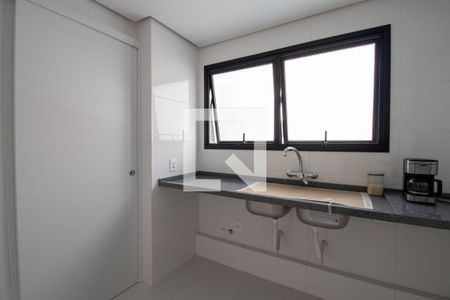 Apartamento à venda com 107m², 3 quartos e 2 vagas Apartamento à venda com 107m², 3 quartos e 2 vagasCozinha e Área de Serviço