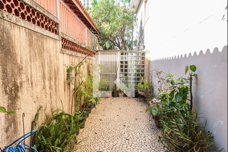 Casa para alugar com 550m², 4 quartos e 4 vagasCorredor lateral