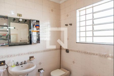 Casa para alugar com 550m², 4 quartos e 4 vagasBanheiro 2