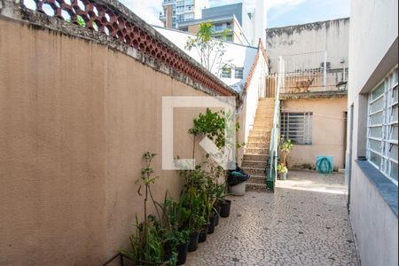 Casa para alugar com 550m², 4 quartos e 4 vagasCorredor lateral