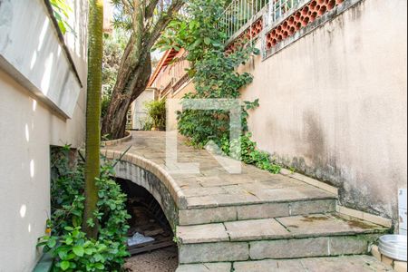 Casa para alugar com 550m², 4 quartos e 4 vagasEntrada