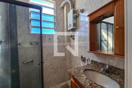 Banheiro de apartamento para alugar com 1 quarto, 70m² em Quintino Bocaiuva, Rio de Janeiro
