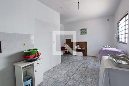 Casa à venda com 174m², 4 quartos e 6 vagasEdícula - Cozinha