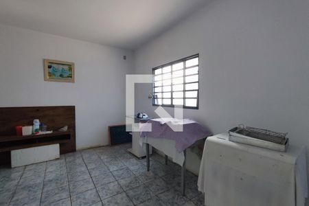 Casa à venda com 174m², 4 quartos e 6 vagasEdícula - Cozinha