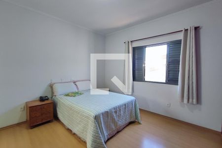 Casa à venda com 174m², 4 quartos e 6 vagasQuarto Suíte