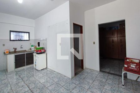 Casa à venda com 174m², 4 quartos e 6 vagasEdícula - Cozinha