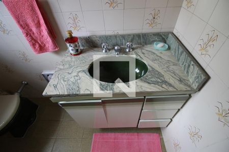 Casa à venda com 165m², 4 quartos e 2 vagasBanheiro Social